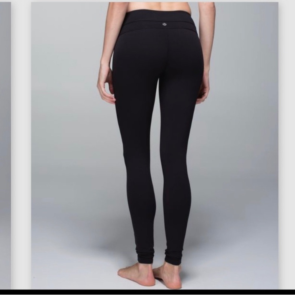 NWOT Lululemon black leggings. Reversible leggings.Black wunder grove
